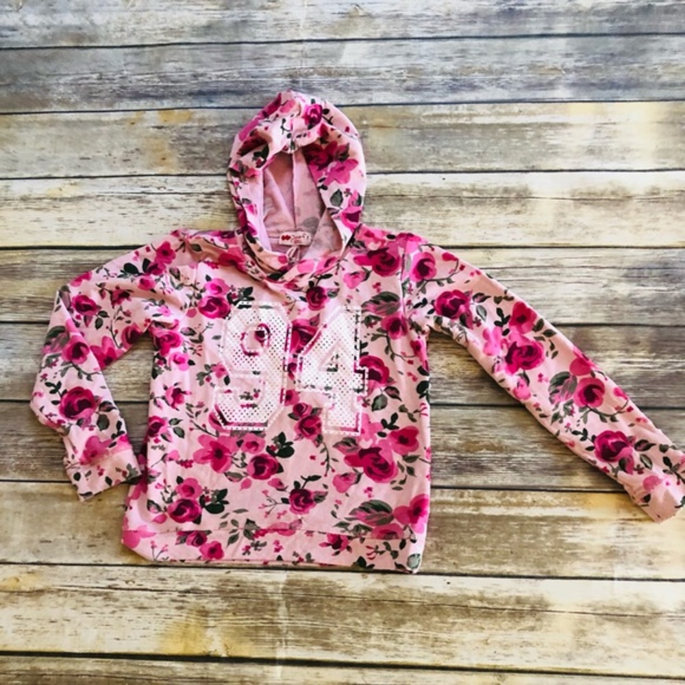 Girls adorable long sleeve t! Size 10/12